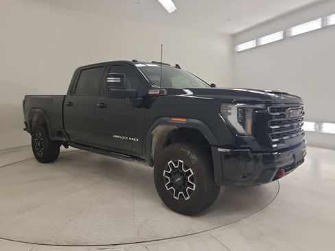 Used 2026 GMC Sierra 2500 AT4X image 5