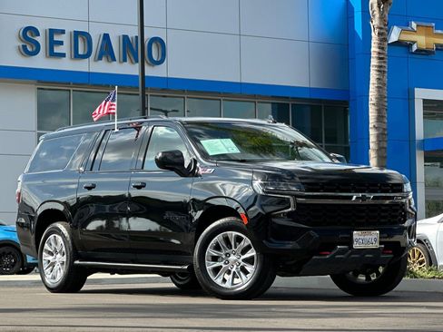 Used 2022 Chevrolet Suburban Z71 image 2