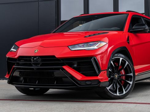 Used 2024 Lamborghini Urus S image 3