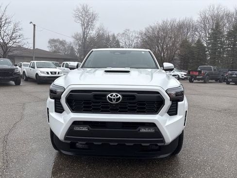 Used 2024 Toyota Tacoma TRD Sport w/ TRD Sport Premium Package image 11