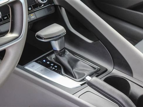 Certified 2023 Hyundai Elantra SEL image 24