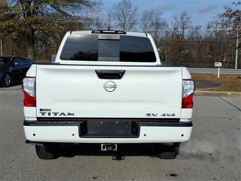 Certified 2024 Nissan Titan SV w/ SV Convenience Package image 16