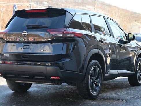 Used 2024 Nissan Rogue SV image 6