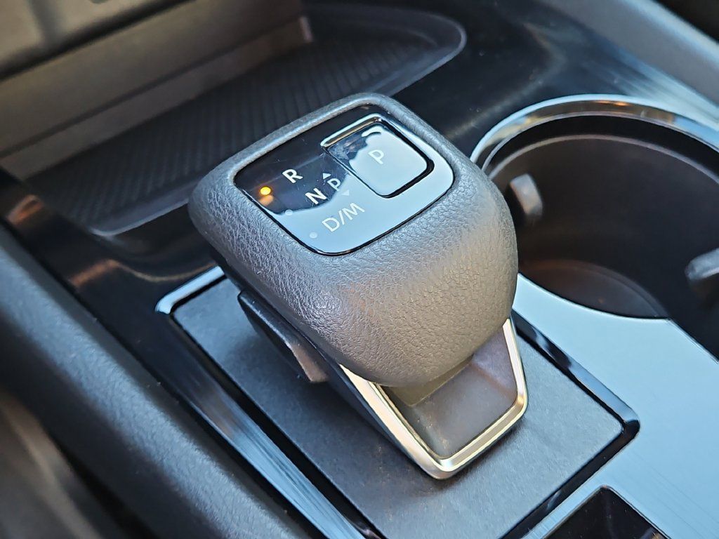 Used 2023 Nissan Rogue SV AWD/4WD image 34