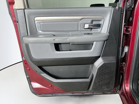 Used 2019 RAM 1500 Classic SLT AWD/4WD image 25