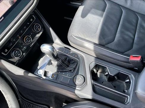 Used 2021 Volkswagen Tiguan SEL Premium R-Line image 13