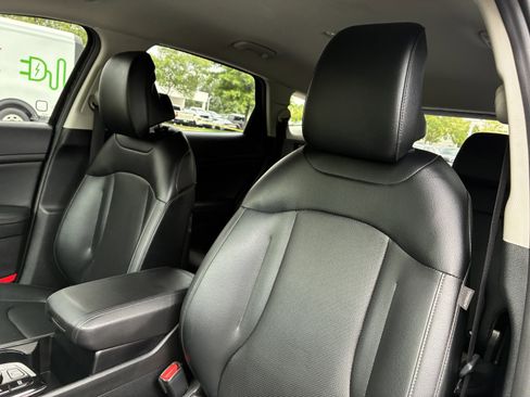 Used 2024 Kia Sportage EX FWD image 20