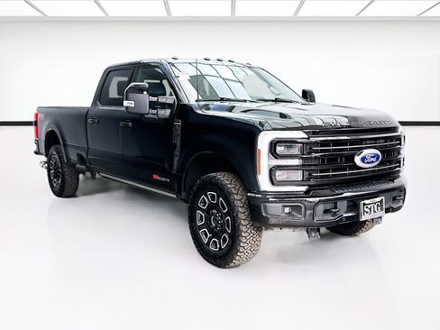 Used 2025 Ford F350 Platinum w/ FX4 Off-Road Package AWD/4WD image 3