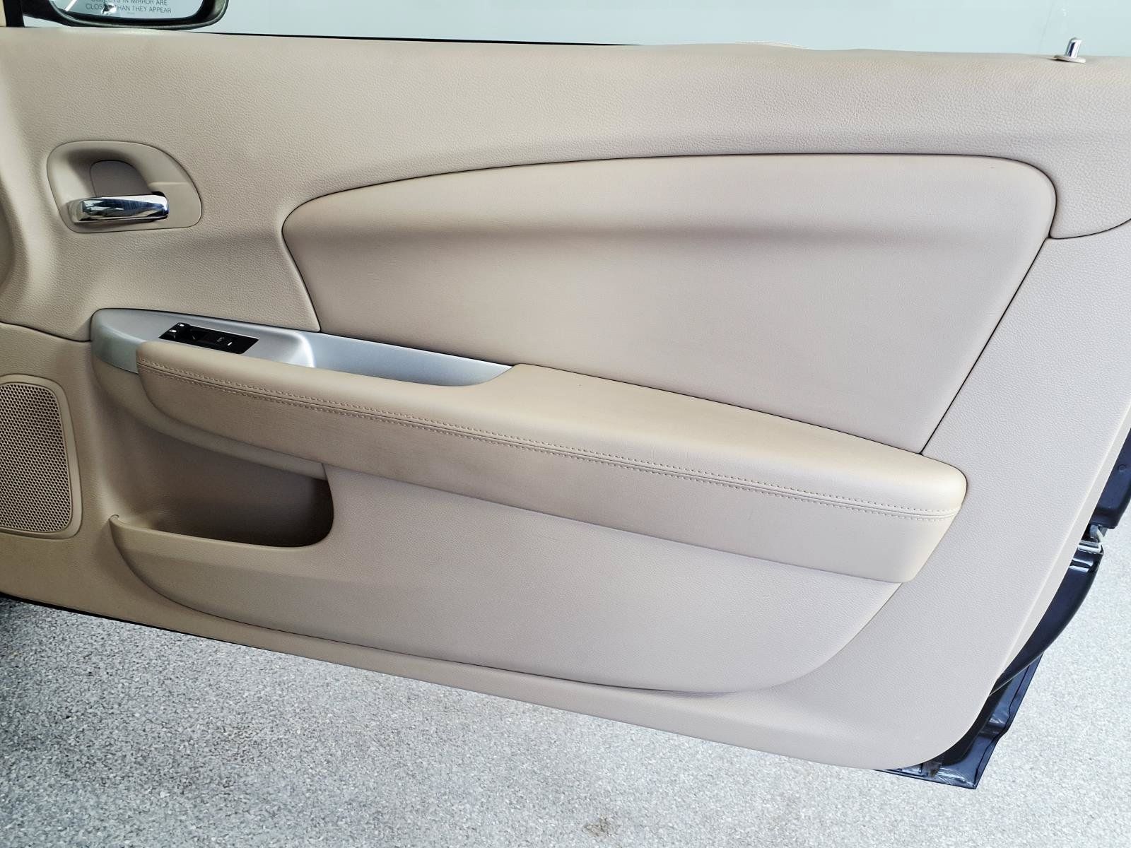 Used 2011 Chrysler 200 Limited FWD image 10