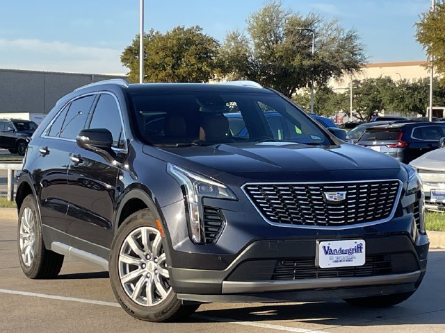 Used 2023 Cadillac XT4 Premium Luxury FWD image 2