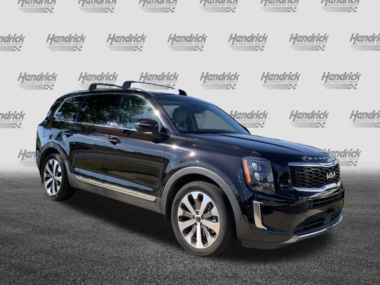 Used 2022 Kia Telluride EX w/ EX Premium Package FWD image 2