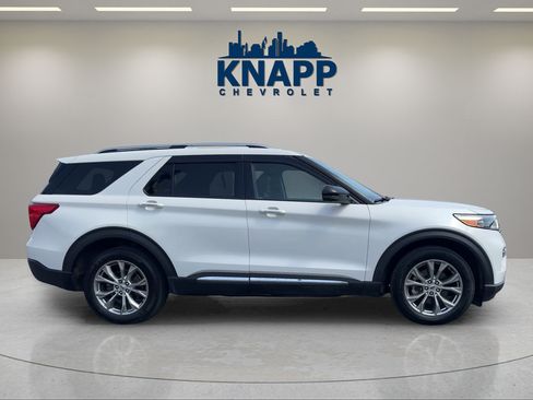 Used 2021 Ford Explorer Limited w/ Equipment Group 301A AWD/4WD image 6