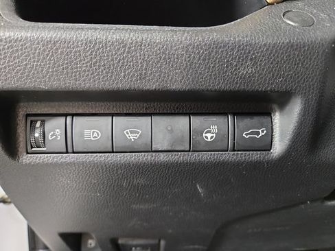 Used 2021 Toyota RAV4 XLE w/ Convenience Package AWD/4WD image 30