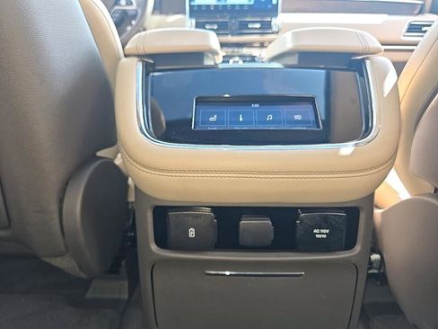 Used 2024 Lincoln Navigator Premiere image 36