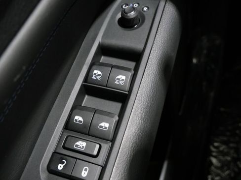 New 2026 Jeep Compass Latitude image 13