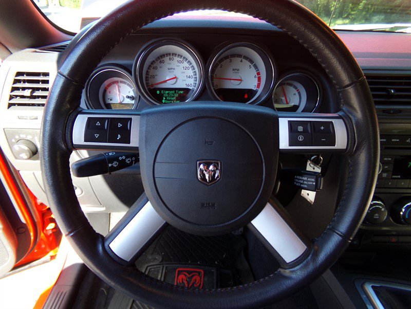 Used 2009 Dodge Challenger R/T RWD image 32