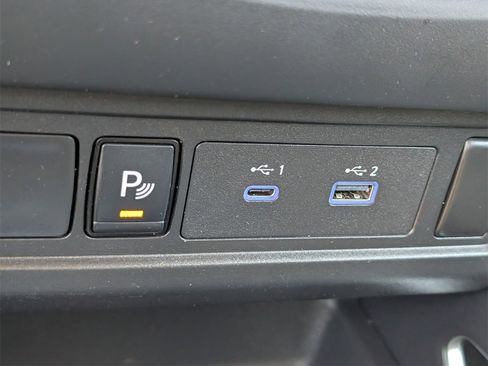 Certified 2025 Nissan Frontier SV image 16