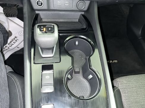 Used 2023 Nissan Rogue SV image 21