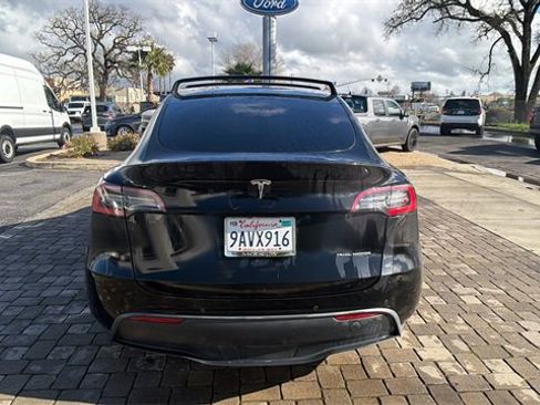 Used 2021 Tesla Model Y Long Range image 4