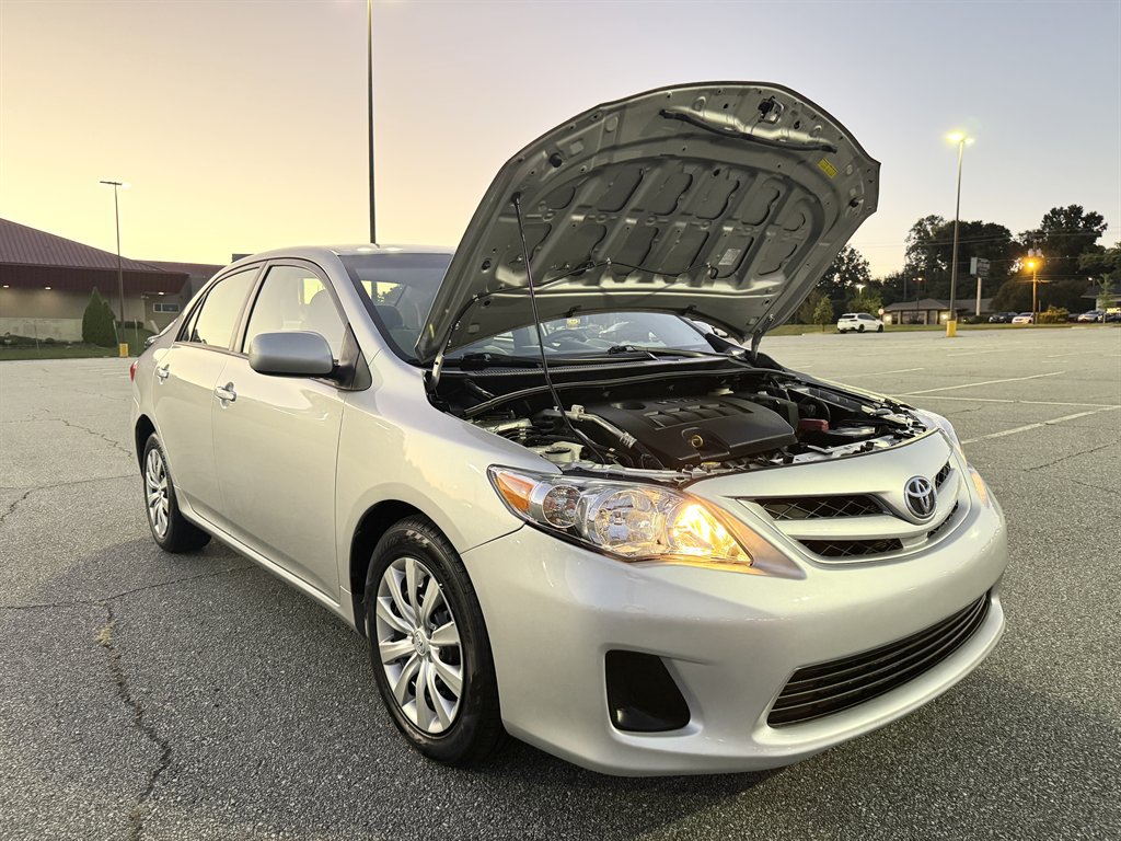 Used 2012 Toyota Corolla LE FWD image 40