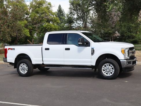 Used 2017 Ford F250 XLT w/ XLT Value Package AWD/4WD image 2