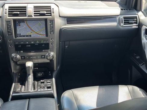 Used 2021 Lexus GX 460 Luxury w/ Accessory Package AWD/4WD image 14