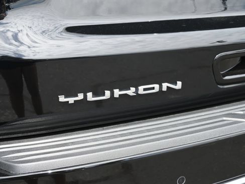 Used 2024 GMC Yukon Denali Ultimate AWD/4WD image 23