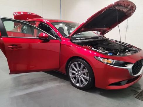 Used 2024 MAZDA MAZDA3 s FWD image 9