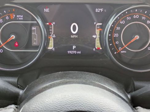 Used 2023 Jeep Gladiator Willys image 19