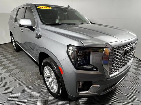 Used 2023 GMC Yukon XL Denali AWD/4WD image 3