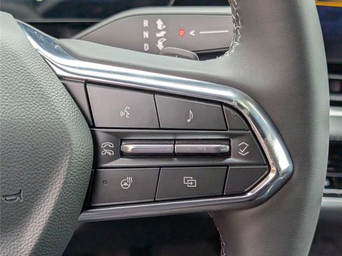 New 2026 Chevrolet Equinox LT w/ Convenience Package II image 19