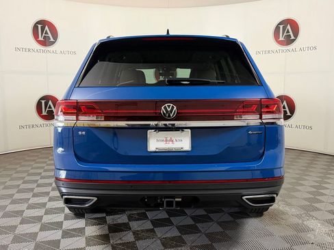 Used 2025 Volkswagen Atlas SE AWD/4WD image 8