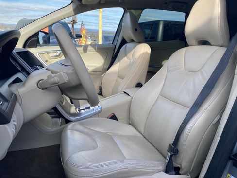 Used 2012 Volvo XC60 3.2 image 12