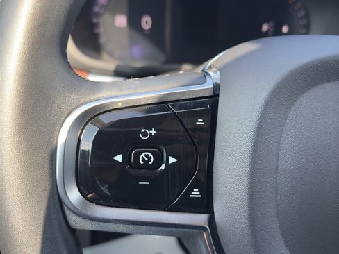 Used 2024 Volvo XC60 B5 Plus AWD/4WD image 20