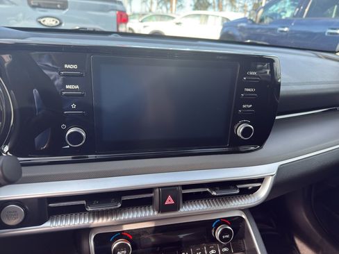 Used 2023 Kia K5 LXS image 12