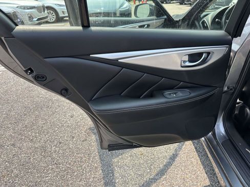 Used 2019 INFINITI Q50 Luxe w/ Essential Package (3.0T Luxe) AWD/4WD image 19