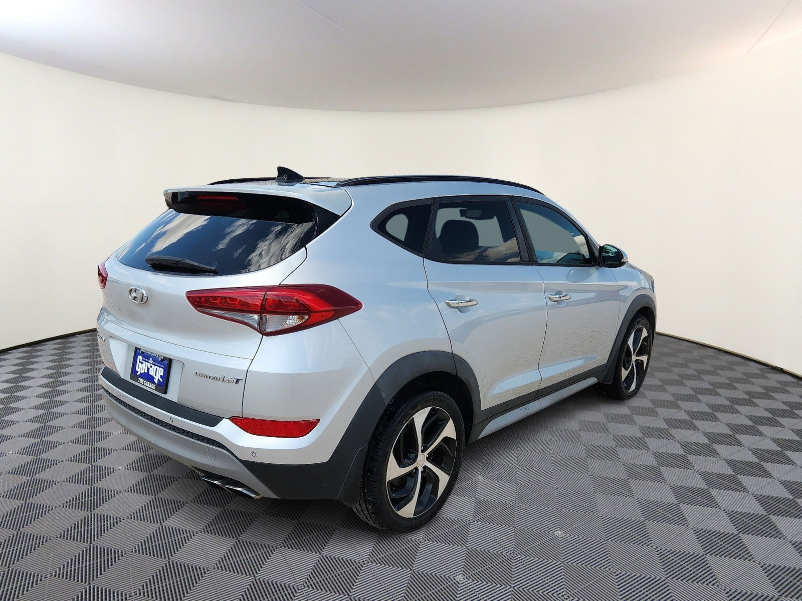 Used 2017 Hyundai Tucson Limited w/ Limited Ultimate Package 03 FWD image 4