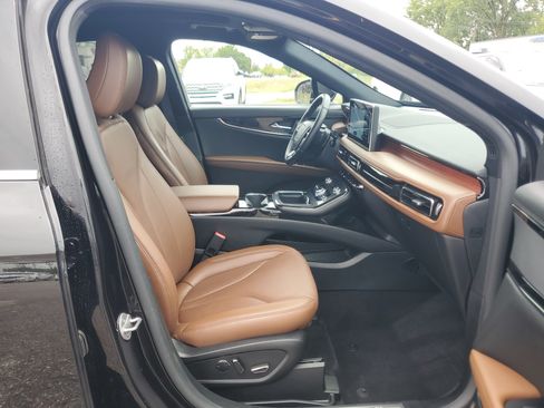 Certified 2023 Lincoln Nautilus Reserve AWD/4WD image 9