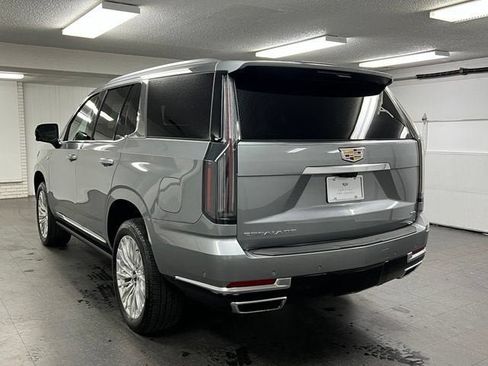 Certified 2026 Cadillac Escalade Luxury AWD/4WD image 3