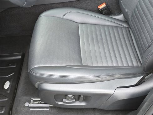 Used 2025 Land Rover Discovery Sport S image 29