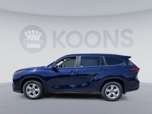 Used 2023 Toyota Highlander LE FWD image 13