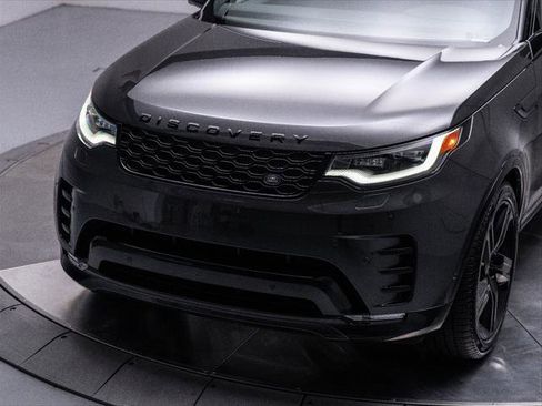 New 2025 Land Rover Discovery Dynamic SE image 17