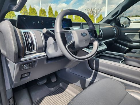 Used 2025 Ford Expedition Tremor image 22