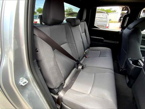 Used 2025 Toyota Tacoma SR5 AWD/4WD image 17
