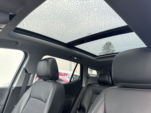 Used 2023 GMC Terrain SLT w/ Elevation Edition image 2