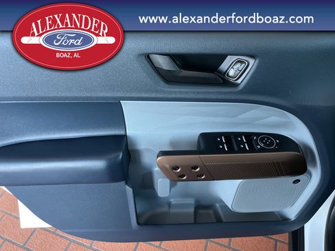 Used 2024 Ford Maverick Lariat image 12