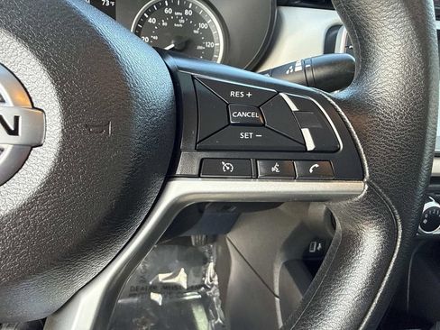 Used 2022 Nissan Versa SV image 30