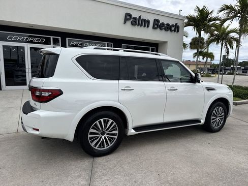 Used 2024 Nissan Armada SL w/ Captain's Chairs Package AWD/4WD image 4