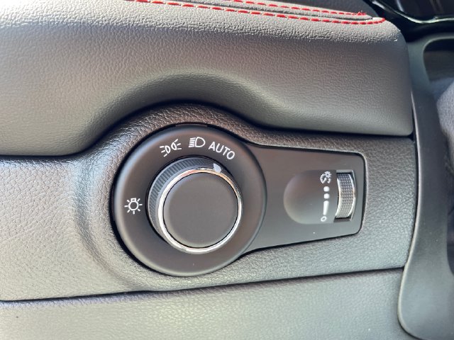 Used 2025 Dodge Durango R/T AWD/4WD image 28