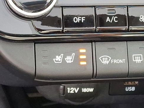 Used 2023 Hyundai Elantra Limited image 19